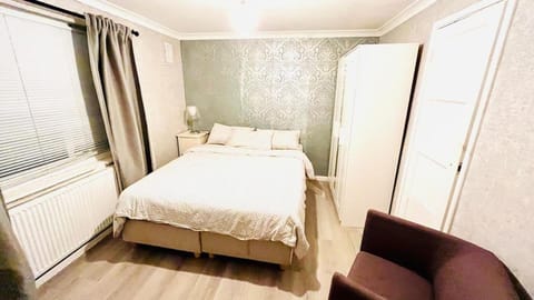 2 bedrooms, WiFi (free), bed sheets