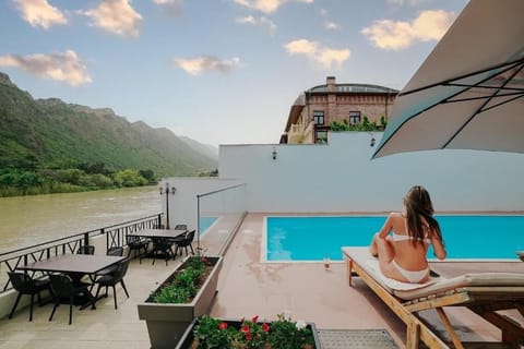 Seasonal outdoor pool, open 9:00 AM to 8:00 PM, free cabanas