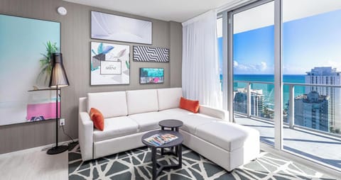 Stunning 31st Floor Views/ 2BR Near Hollywood Beach (9918)