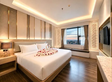 Deluxe Double Room | Desk, free WiFi, bed sheets