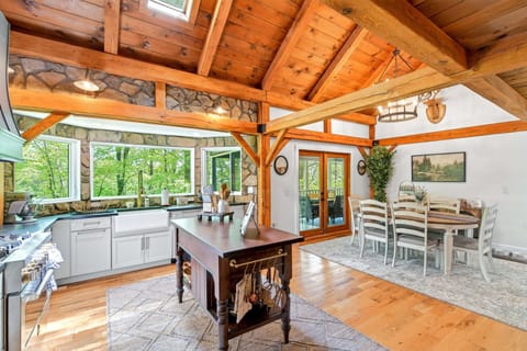 Impressive and well-equipped kitchen with gas range and dishwasher