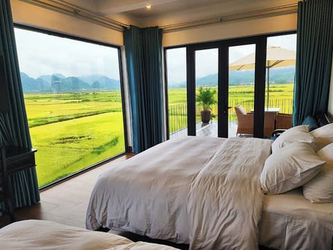 Family Double or Twin Room, Balcony, Mountain View | Desk, free WiFi