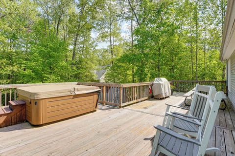 Mineral Vacation Rental | 4BR | 2BA | 1,675 Sq Ft | Stairs Required