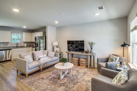 Gulfport Vacation Rental | 2BR | 2.5BA | 1,000 Sq Ft | 1 Step to Enter