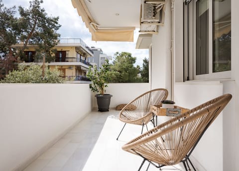 Deluxe Apartment, Garden View | Balcony