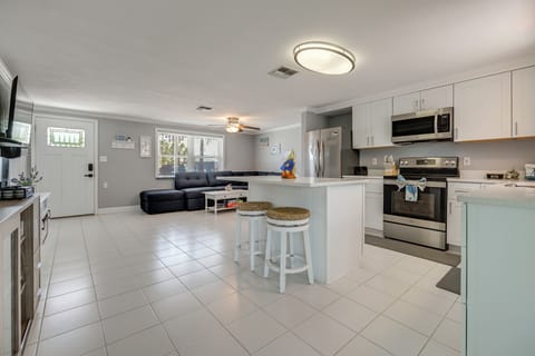 House (2 Bedrooms) | Interior