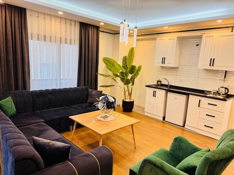 Comfort Condo | Living area