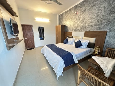 Deluxe Room | Free WiFi