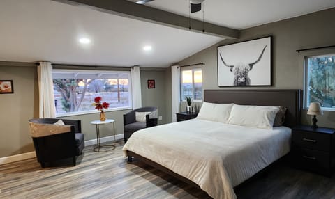 King Bed and Sitting Area