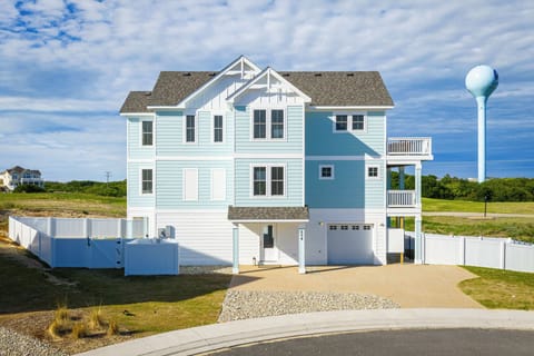 The Salty Mule: New Build in the Currituck Club