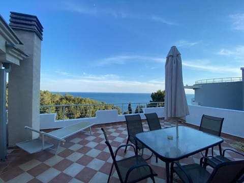 Superior Suite, Sea View | Outdoor dining