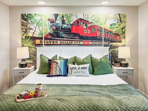 Back 9 Oasis has 2 King bed bedrooms.
