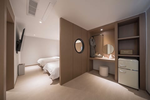Tea Ceremony Room | Blackout drapes, WiFi (free), bed sheets