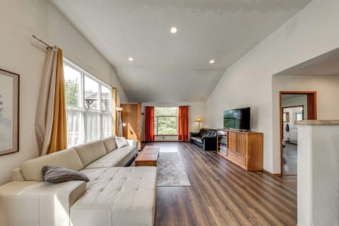 Oak Harbor Vacation Rental | 3BR | 2BA | 1,500 Sq Ft