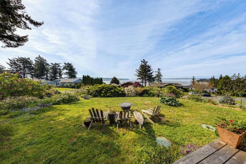 Oak Harbor Vacation Rental | 2BR | 2BA | 1,200 Sq Ft