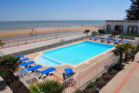 Holiday Home Swimming Pool