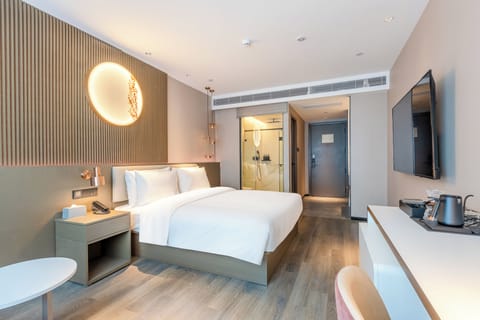 Standard Single Room | Egyptian cotton sheets, premium bedding, desk