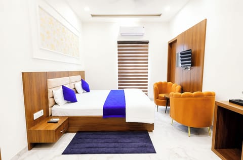 Deluxe Double Room, Air conditioning | View from room