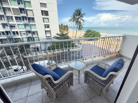 BALCONY OCEAN SIDEVIEW