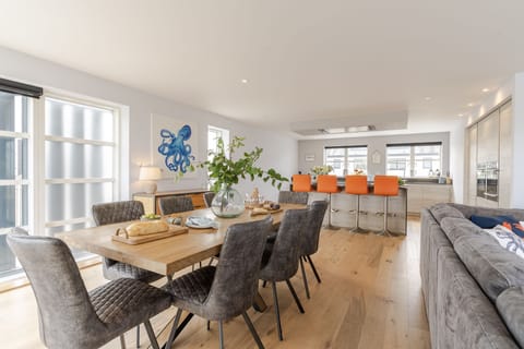 4 The Rocks, Holywell Bay, Cornwall, self catering with Beach Retreats.