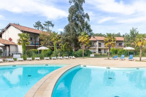 Holiday Home Swimming Pool