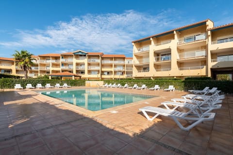 Holiday Home Swimming Pool