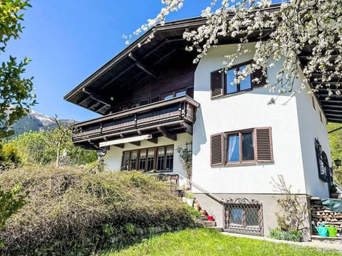 Building, House, Architecture, Home, Cottage, Roof, Mountain Range, Rural Area, Hill Station, Valley