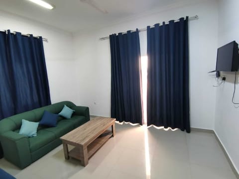 Standard Apartment, Balcony, Garden View | Living area