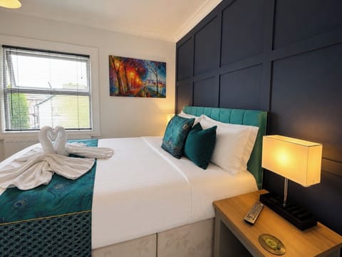 Principle bedroom with double bed