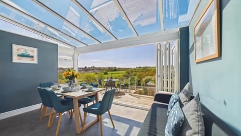 Stone's Throw - 3 Bed Holiday Home - Saundersfoot (28709)