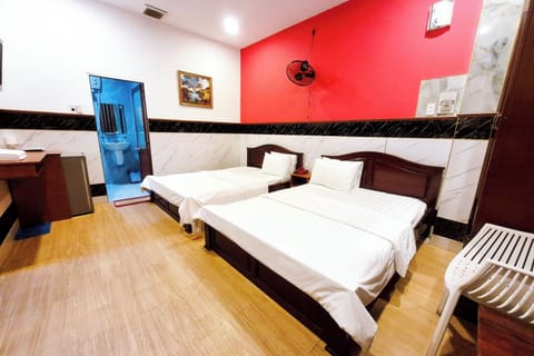 Family Room | Desk, iron/ironing board (on request), WiFi (free), bed sheets