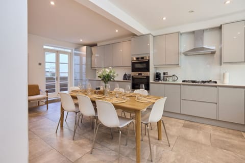 Apartment, Patio | Private kitchen
