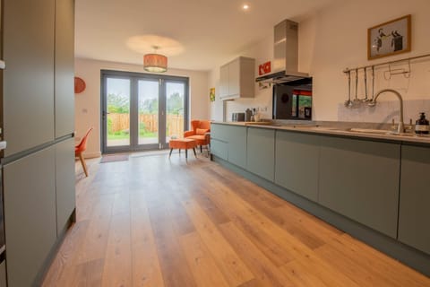 House | 3 bedrooms, high-speed internet