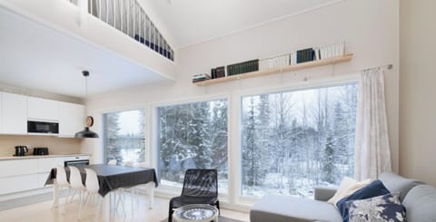 Superior Duplex, 2 Bedrooms, Sauna, Courtyard View | Living area