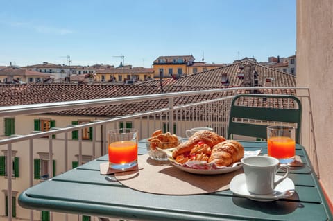 Apartment (3 Bedrooms) | Balcony