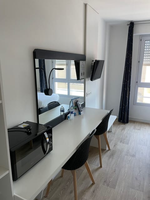 Comfort Twin Room | Desk, soundproofing, iron/ironing board, free WiFi