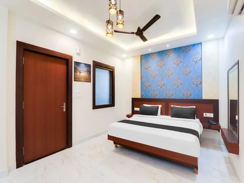 Family Room, City View | Laptop workspace, free WiFi