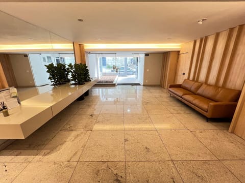 Apartment | Lobby