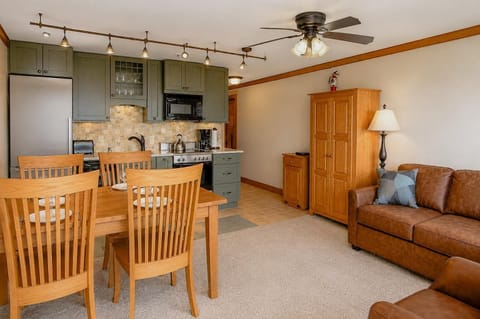 Welcome to Mountain Lodge 370, a beautifully updated retreat with sweeping mountain views and a modern, upscale feel — the perfect place to relax and enjoy your time on the mountain!