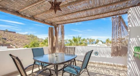 There’s an outdoor dining table for entertaining