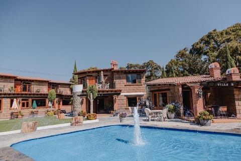 15 outdoor pools