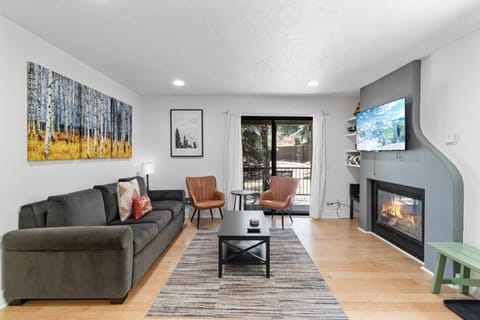 Living Area / Balcony Access