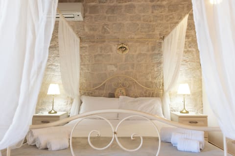 Deluxe Double Room, Patio, Courtyard View | Free WiFi