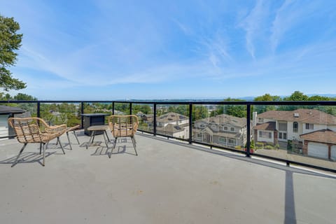 Seattle Vacation Rental | 4BR | 2.5BA | 2,550 Sq Ft