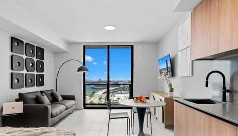 Junior Studio, City View | Living area