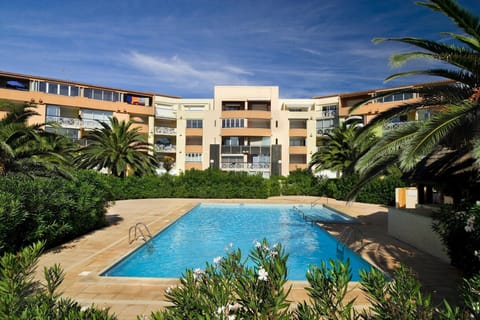Holiday Home Swimming Pool