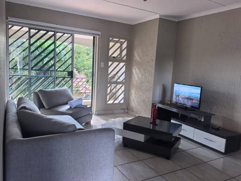 Apartment, 2 Bedrooms, Patio | Living room