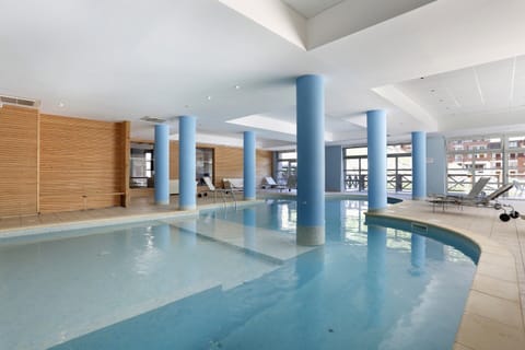 Apartment | Pool | Indoor pool, outdoor pool
