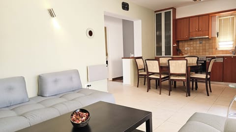 Classic Apartment, Pool View | Living area