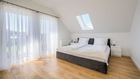 House (2) | Iron/ironing board, WiFi (free), individually decorated